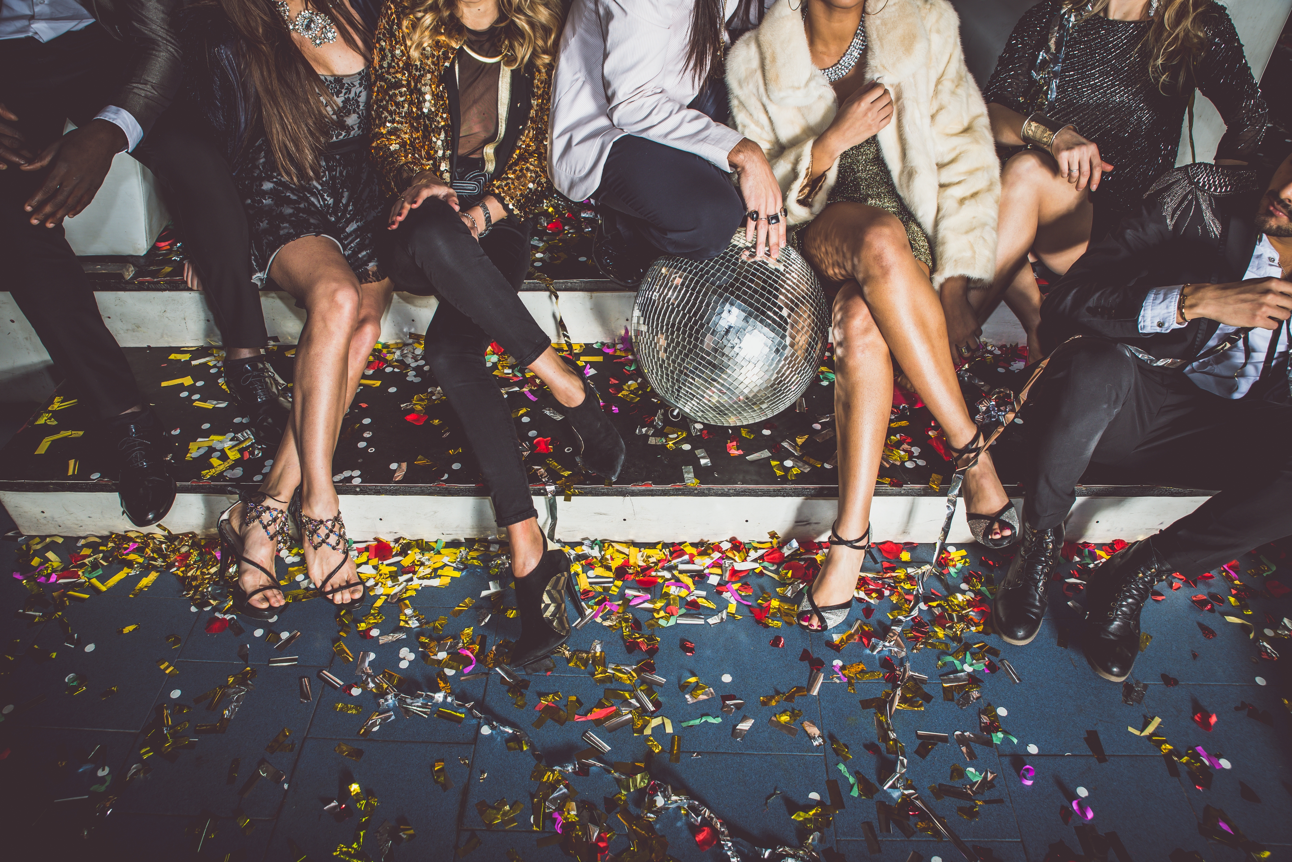 Pineapple Underground: Discreet Social Media for Swingers & Open-Minded Connections